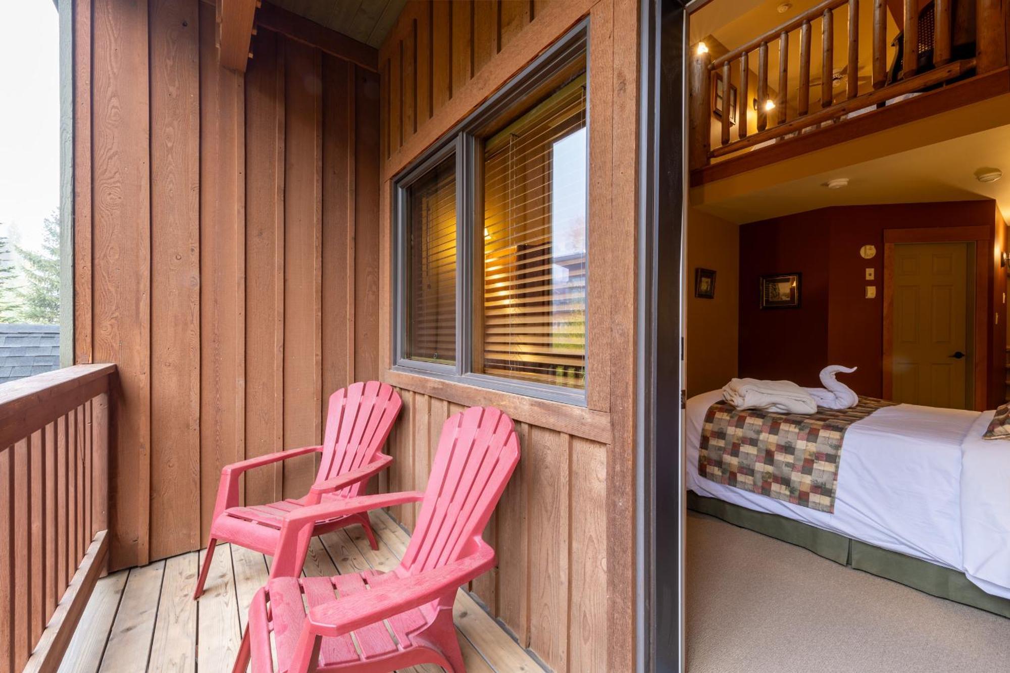 Vagabond Lodge At Kicking Horse Golden Extérieur photo
