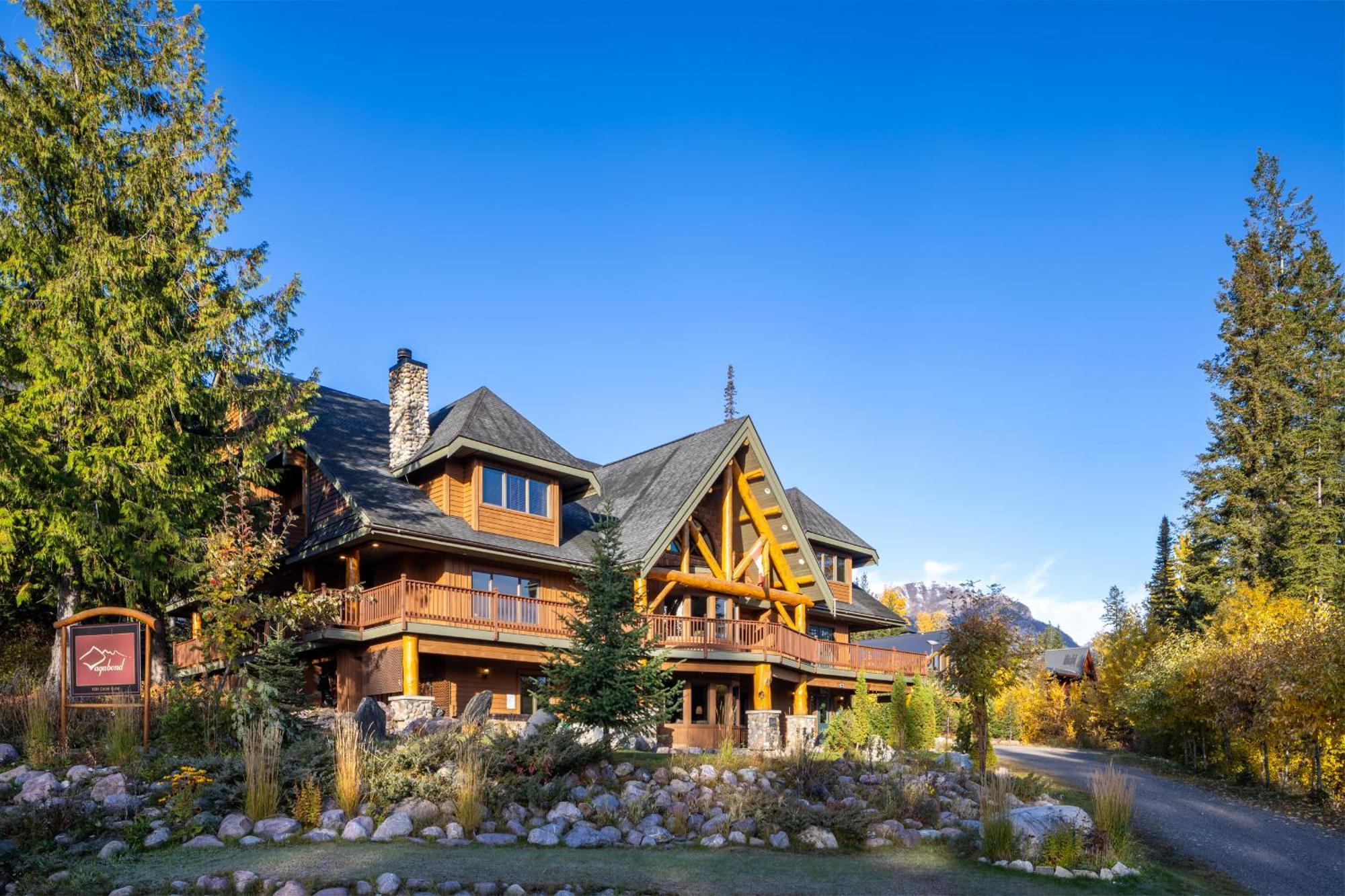 Vagabond Lodge At Kicking Horse Golden Extérieur photo