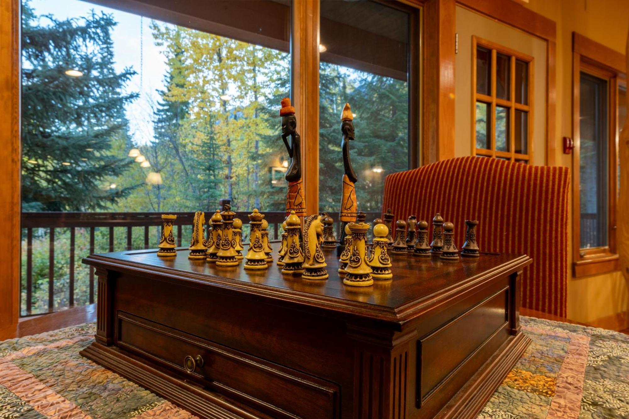 Vagabond Lodge At Kicking Horse Golden Extérieur photo