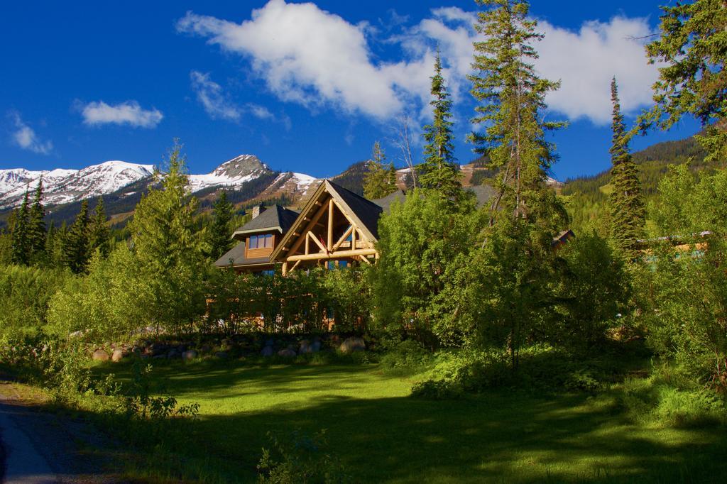 Vagabond Lodge At Kicking Horse Golden Extérieur photo