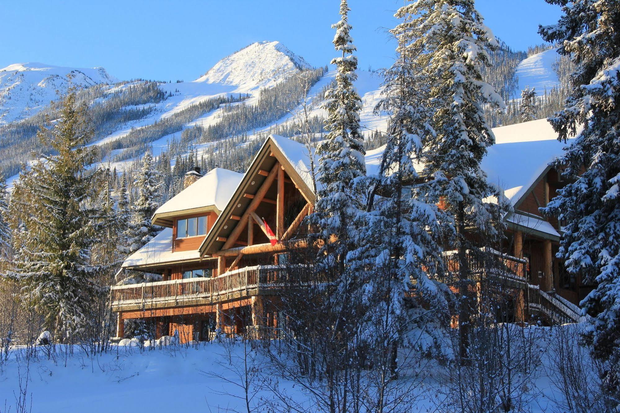 Vagabond Lodge At Kicking Horse Golden Extérieur photo